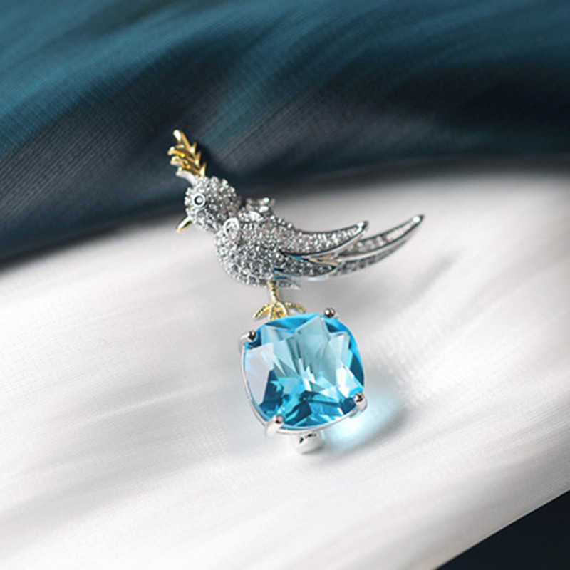 Pins Brooches Exquisite High-grade Female Brooch Bird on e Crystal Stone Pin Anti Slip Cardigan Suit Bule Temperament Brooch TrendL230315