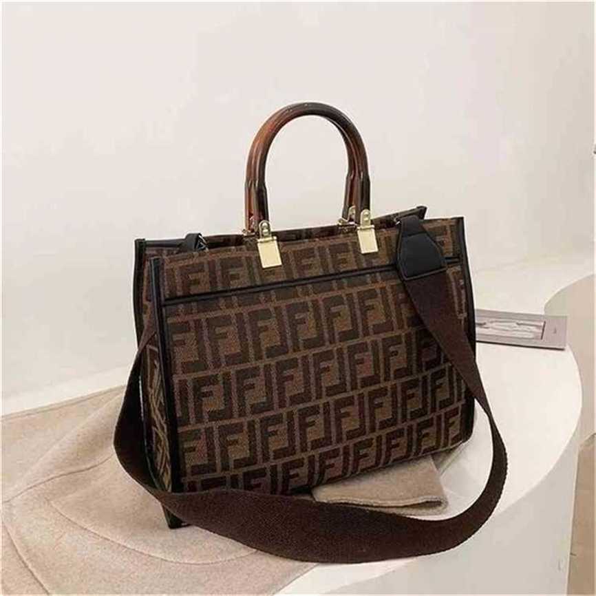 handbag 2023 Fashion women's bag leather quality Handbag Explosive Models Hand-held Crossbar Trend Canvas Bag, 16
handbag 2023 Fashion women's bag leather quality Handbag Explosive Models Hand-held Crossbar Trend Canvas Bag, 16