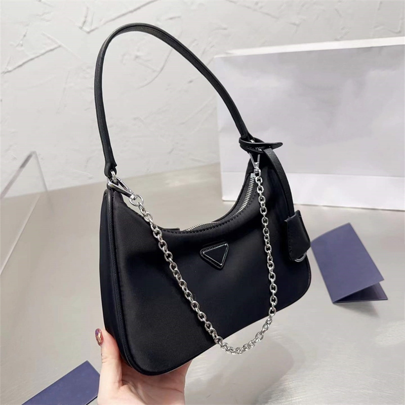 Woman Nylon handbag designer bag shoulder tote bag luxury hobo handbags small purse totes Chain Diamond Triangle 5A, Chain black(22*13cm)
Woman Nylon handbag designer bag shoulder tote bag luxury hobo handbags small purse totes Chain Diamond Triangle 5A, Chain black(22*13cm)