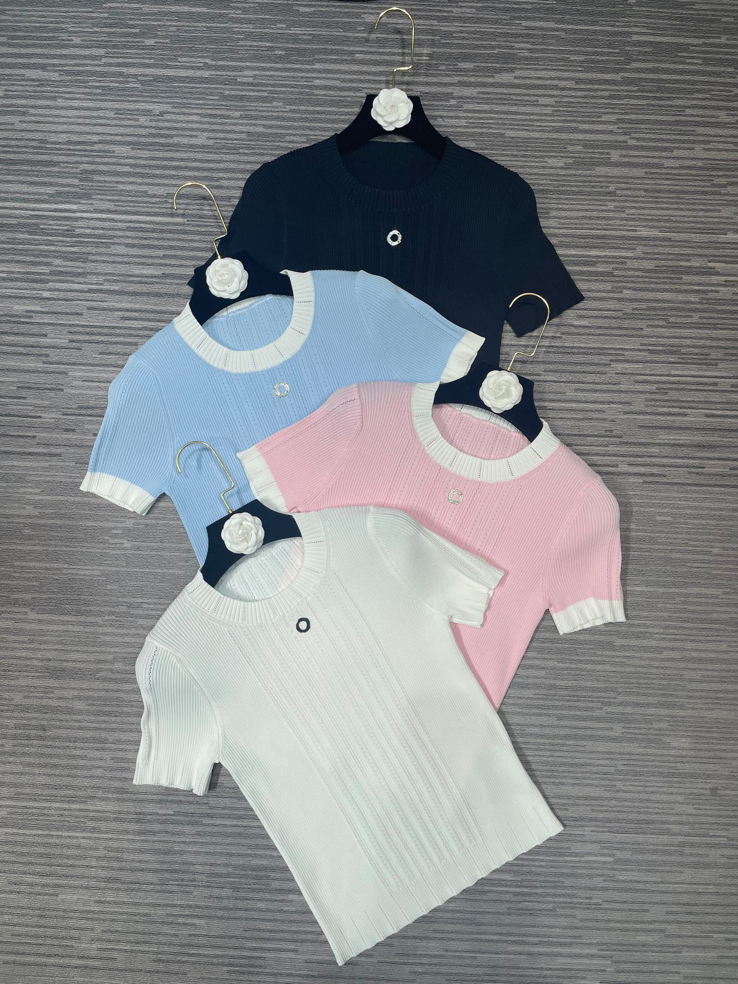 2023 Women' Knits New Summer 4 Colour Women Elegant Knitted Sweater Tops Jacquard Weave O-neck Long Sleeve Casual Pullover, Pink
2023 Women' Knits New Summer 4 Colour Women Elegant Knitted Sweater Tops Jacquard Weave O-neck Long Sleeve Casual Pullover, Pink