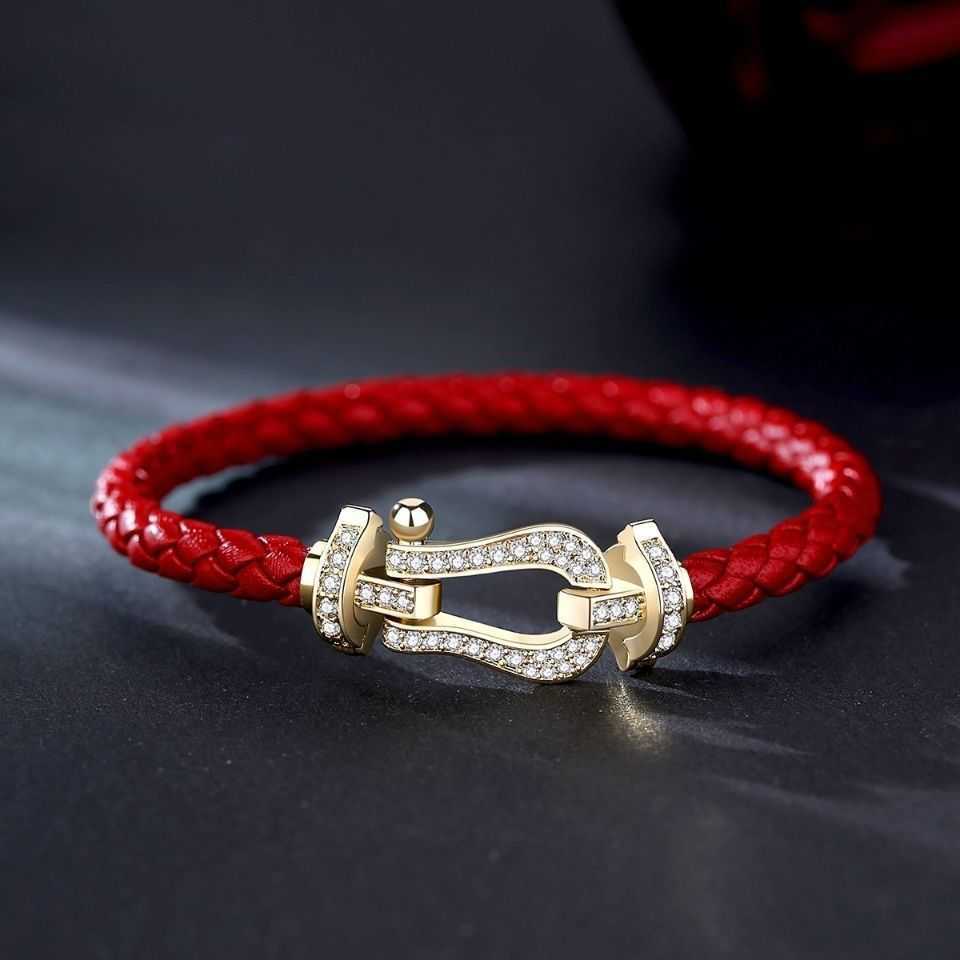 Designer freds Bracelet Jewelry Small crowd design horseshoe buckle S925 silver bracelet female lovers weave red rope exquisite atmosphere
Designer freds Bracelet Jewelry Small crowd design horseshoe buckle S925 silver bracelet female lovers weave red rope exquisite atmosphere
