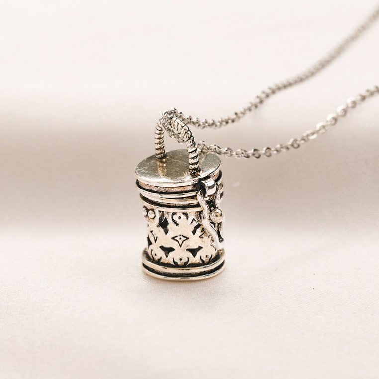 Luxury Design Womens Necklace Choker Chain 18K Gold Plated Stainless Steel Necklaces Pendant Statement Wedding Jewelry Accessories ZG1217
Luxury Design Womens Necklace Choker Chain 18K Gold Plated Stainless Steel Necklaces Pendant Statement Wedding Jewelry Accessories ZG1217