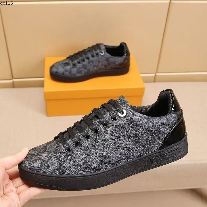 luxury designer shoes casual sneakers breathable Calfskin with floral embellished rubber outsole very nice
luxury designer shoes casual sneakers breathable Calfskin with floral embellished rubber outsole very nice