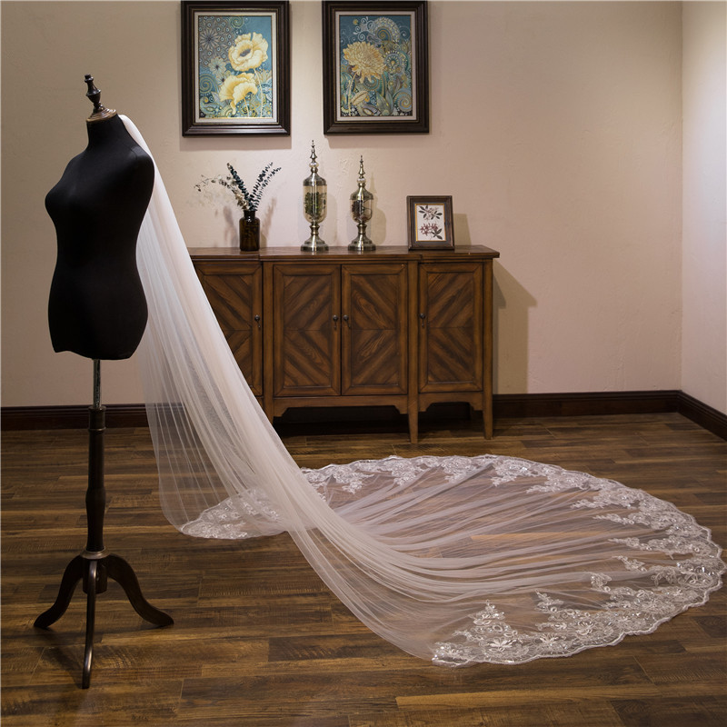 2023 White Ivory Lace Edge Veils Cathedral Length Wedding Bridal Veil with Comb 1 Tier Long Women Illusion Tulle Sequines J0315