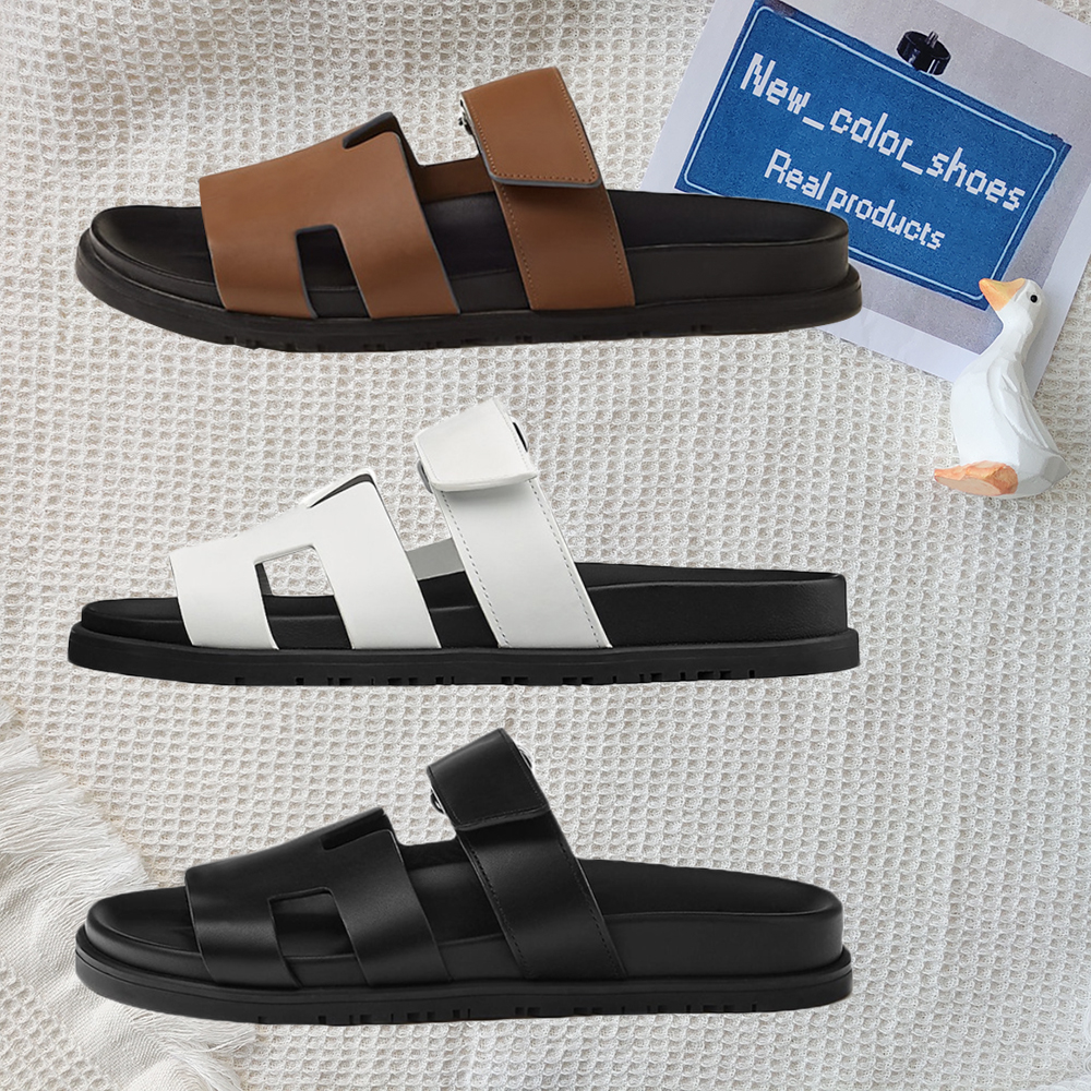 Designer Chypre H Slippers Beach Classic Flat Sandals Summer Lady Leather Flip Flops Men Women Size 35-41
Designer Chypre H Slippers Beach Classic Flat Sandals Summer Lady Leather Flip Flops Men Women Size 35-41
