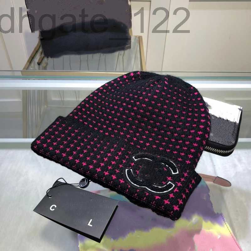 designer Designer brand beanie hat ladies couple autumn and winter new warm ear protection knitted RU57
designer Designer brand beanie hat ladies couple autumn and winter new warm ear protection knitted RU57