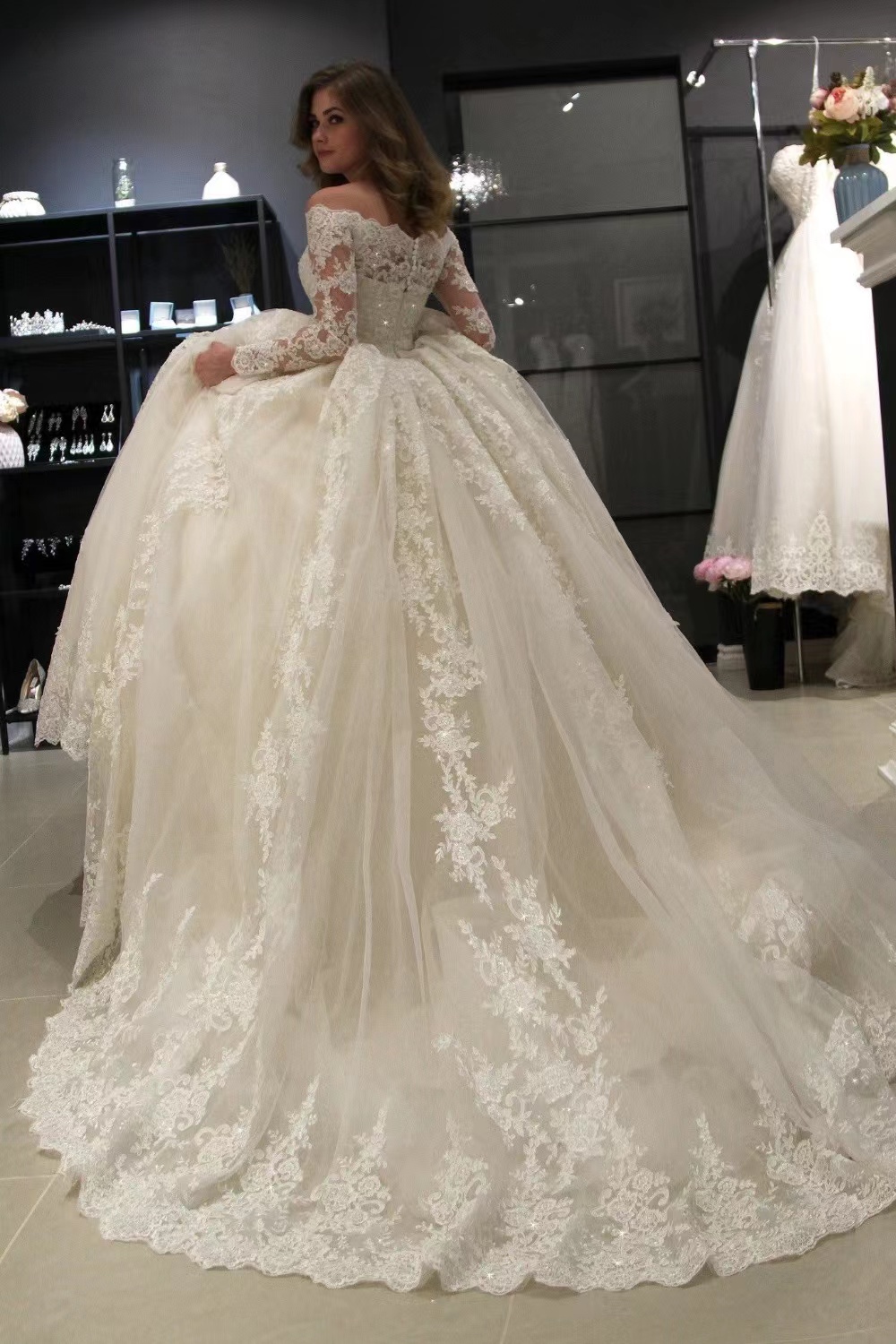 White 2023 Princess Wedding Lace Appliques Vintage Transparent Long Sleeves Bridal Dress Ball Robe Mariage Dresses Elegant Summer Beach Boho Bride Gow