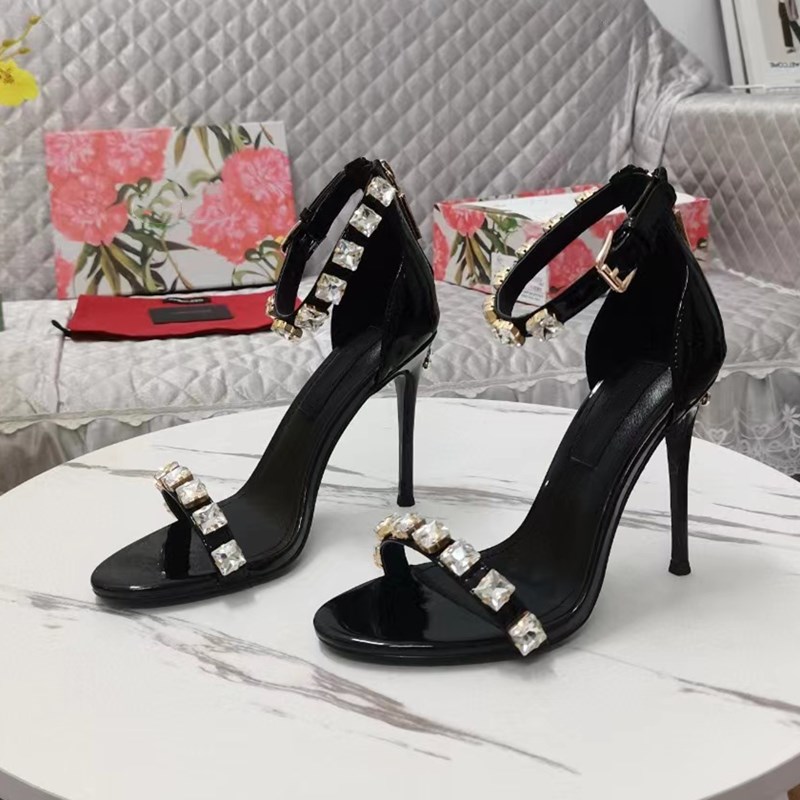Crystal High Heel Sandals Women Square to drill Buckle Sandals Summer Ladies Runway Party Dress Shoes 11CM High Hee Sandals patent leather 35--42 size, Red box
Crystal High Heel Sandals Women Square to drill Buckle Sandals Summer Ladies Runway Party Dress Shoes 11CM High Hee Sandals patent leather 35--42 size, Red box