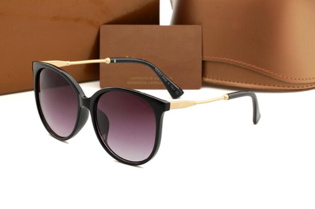 luxury Sunglasses polaroid lens Designer letter womens Mens Goggle senior Eyewear For Women eyeglasses frame Vintage Metal Sun Glasses With 1719
luxury Sunglasses polaroid lens Designer letter womens Mens Goggle senior Eyewear For Women eyeglasses frame Vintage Metal Sun Glasses With 1719