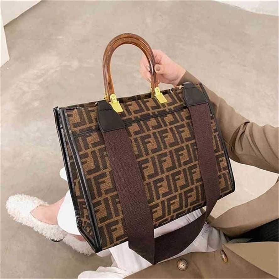 handbag 2023 Fashion women's bag leather quality Handbag version capacity shoulder Printed Tote Shopping Messenger Bag
handbag 2023 Fashion women's bag leather quality Handbag version capacity shoulder Printed Tote Shopping Messenger Bag