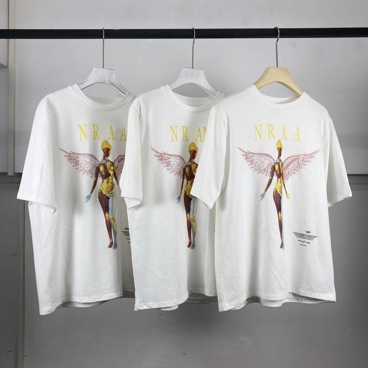 Top Quality FOG Women's & Men's T-Shirts Angel Print Tees Fashion Band Loose Designer Styles Streetwear Short Sleeve Crew Neck Top, White
Top Quality FOG Women's & Men's T-Shirts Angel Print Tees Fashion Band Loose Designer Styles Streetwear Short Sleeve Crew Neck Top, White