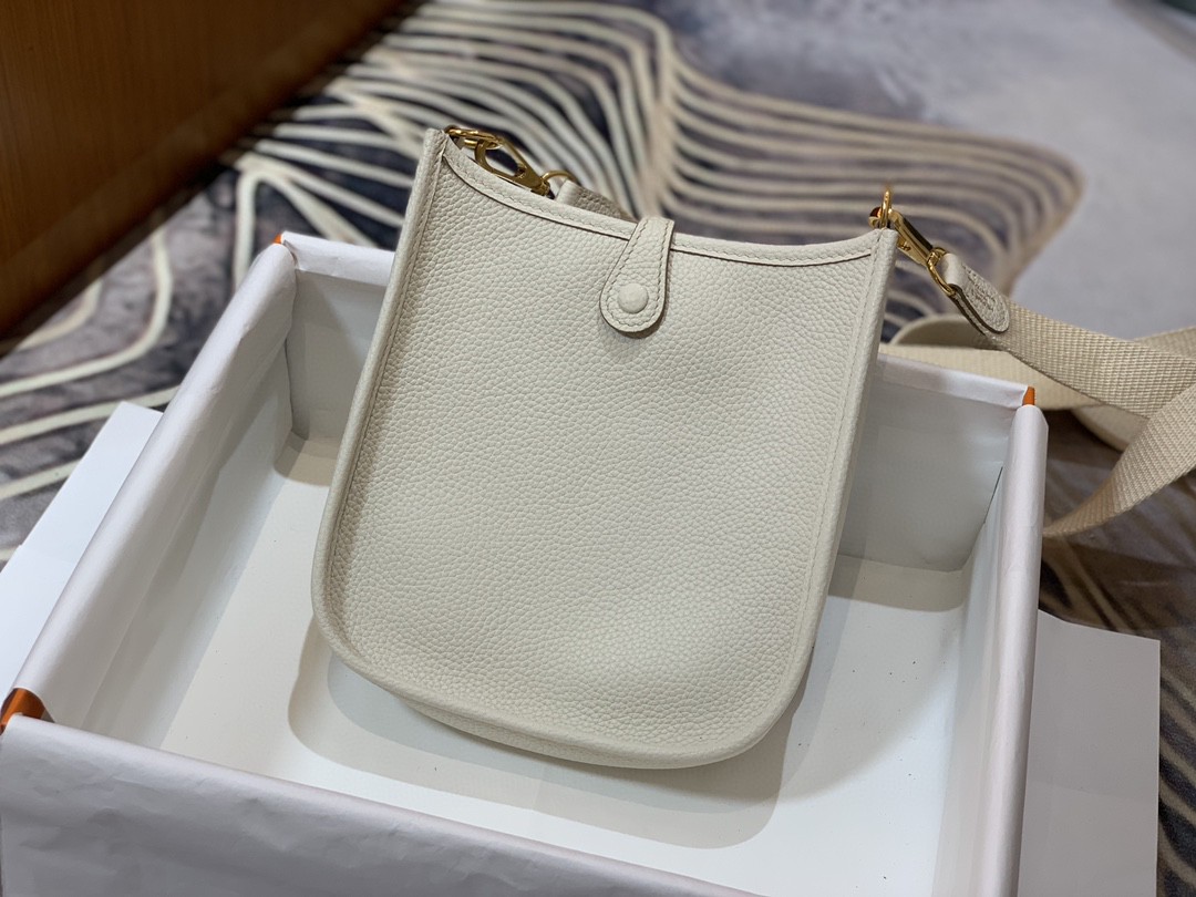 17cm shoulder bag luxury handbag fashion women bag handmade quality togo leather stitching with wax line manuy colors fast delivery wholesale price, Craie
17cm shoulder bag luxury handbag fashion women bag handmade quality togo leather stitching with wax line manuy colors fast delivery wholesale price, Craie