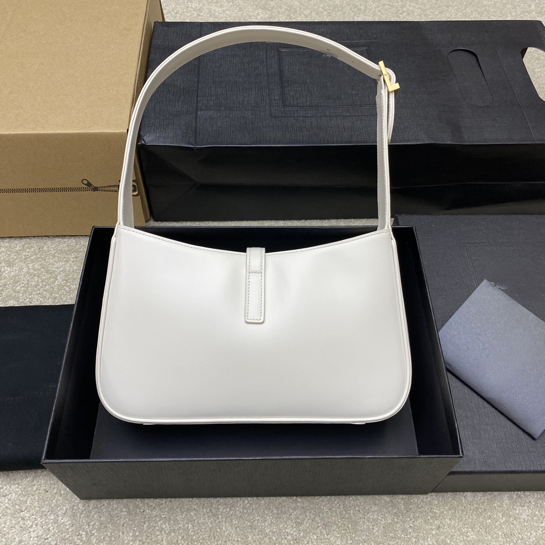 designer Handbag Underarm Bag One Shoulder Bag Purse Coin Purse Money clip card cover, Crocodile stripe
designer Handbag Underarm Bag One Shoulder Bag Purse Coin Purse Money clip card cover, Crocodile stripe