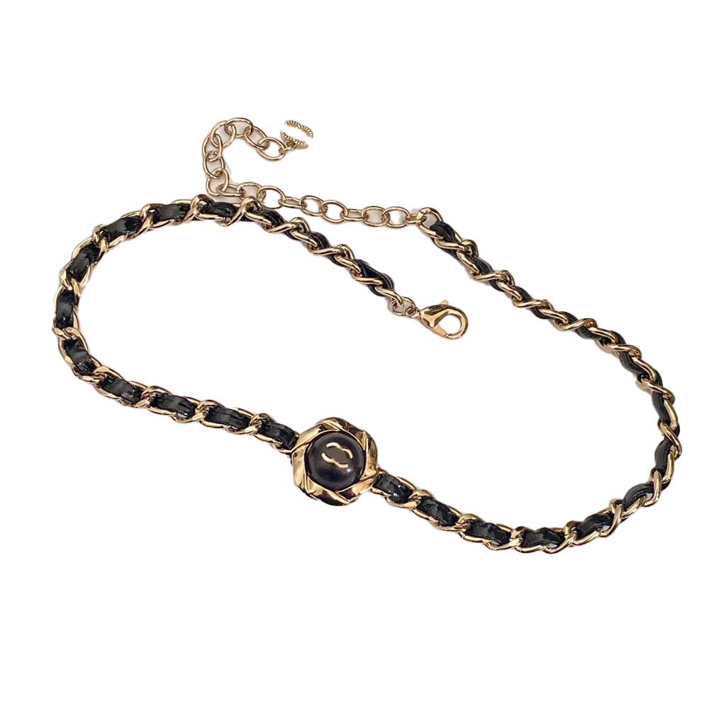 Luxury Designer Chokers Necklaces Gold Women Necklace Leather Choker Chain 925 Silver Plated Copper Letter Pendant Necklaces For Women Jewelry
Luxury Designer Chokers Necklaces Gold Women Necklace Leather Choker Chain 925 Silver Plated Copper Letter Pendant Necklaces For Women Jewelry