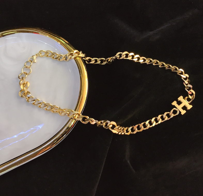Luxury Design Necklaces Choker Chain 18K Gold Plated Stainless Steel Necklaces Pendant Fashion Women Wedding Gifts Jewelry Accessories X187
Luxury Design Necklaces Choker Chain 18K Gold Plated Stainless Steel Necklaces Pendant Fashion Women Wedding Gifts Jewelry Accessories X187