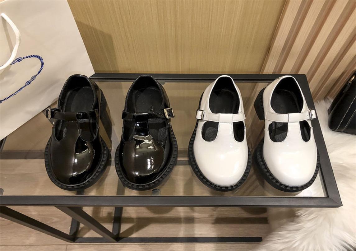 Triangle label lady casual shoes Square Heels Female Women Pumps TStrap Autumn Spring Mary Janes Platform leather Patent Leather 5984339, White
Triangle label lady casual shoes Square Heels Female Women Pumps TStrap Autumn Spring Mary Janes Platform leather Patent Leather 5984339, White