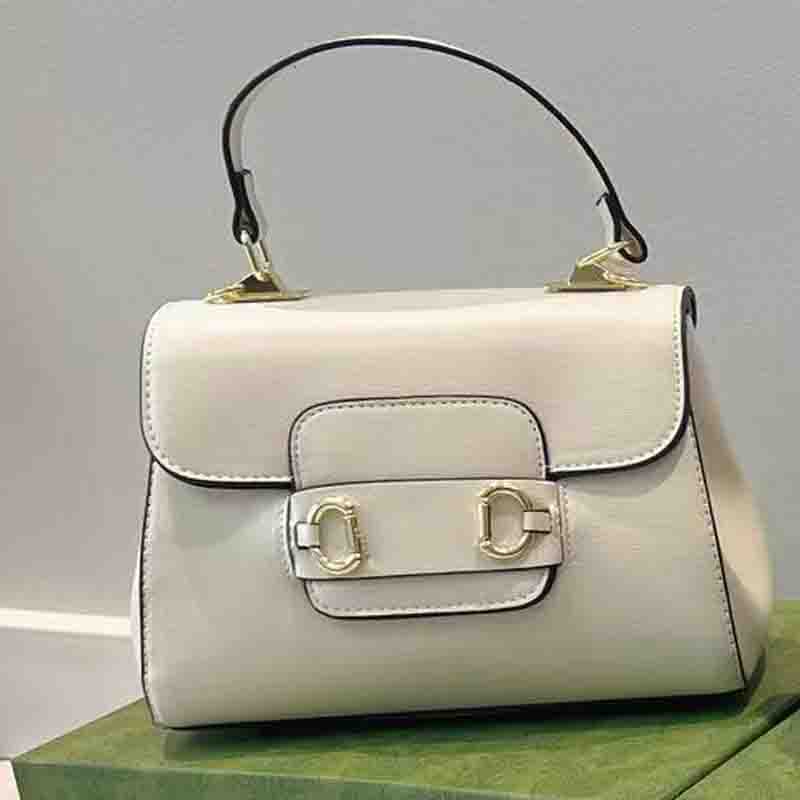 Women Fashion Handbags Designer Shoulder Bags Womens New Letters Gold Buckle Handbag Letters Soild Purse Cross Body Purses Bag D2303141F, Black
Women Fashion Handbags Designer Shoulder Bags Womens New Letters Gold Buckle Handbag Letters Soild Purse Cross Body Purses Bag D2303141F, Black