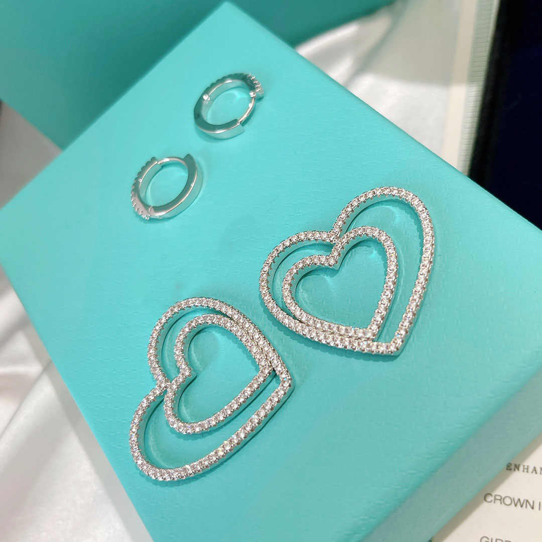Fashion Women 18K Gold Plated Designer Dangle Earrings Bling Bling Silver Heart Brand Designers Geometry Crystal Rhinestone Earring Wedding Party Jewerlry
Fashion Women 18K Gold Plated Designer Dangle Earrings Bling Bling Silver Heart Brand Designers Geometry Crystal Rhinestone Earring Wedding Party Jewerlry