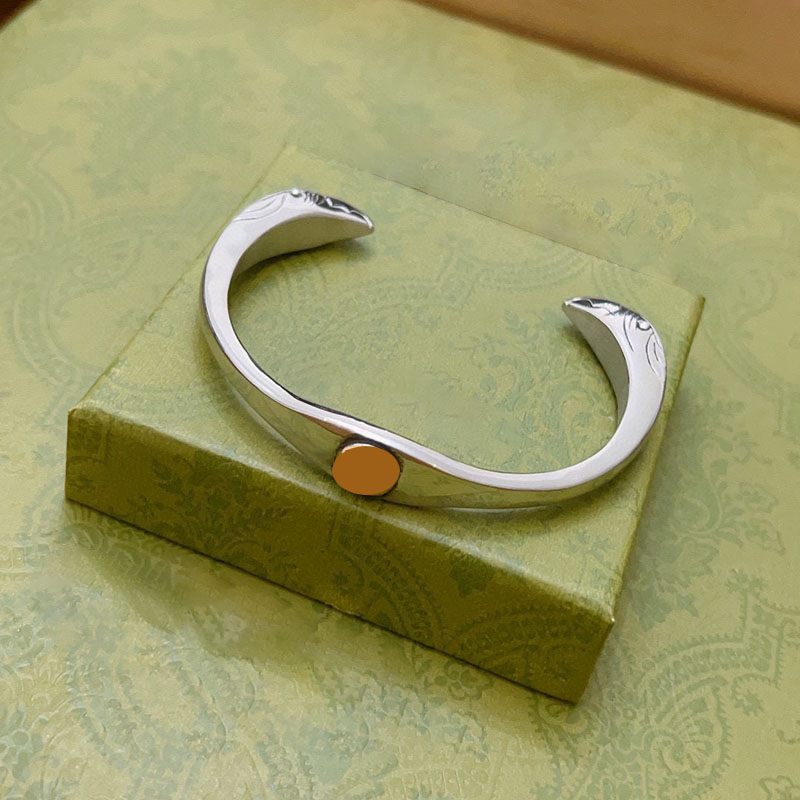 Eagle Head Tail Brilliant Design Bracelets Women Open Loop Smooth Bangle Circle Ornament Bracelet
Eagle Head Tail Brilliant Design Bracelets Women Open Loop Smooth Bangle Circle Ornament Bracelet