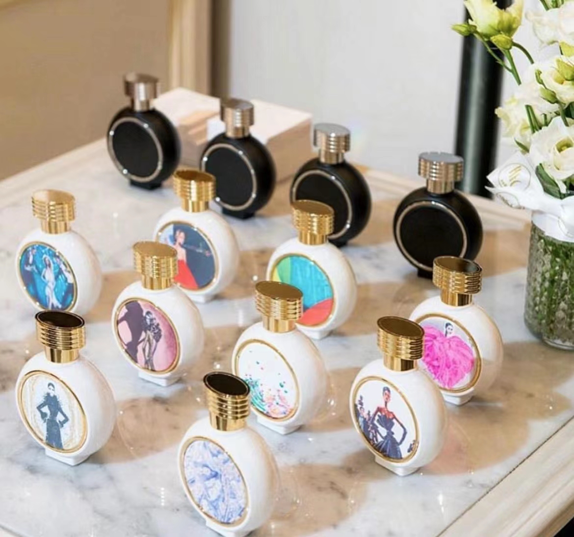 HFC Perfume 75ml Party on the Moon Diamond in the Sky Chic Blossom 2.5fl.oz Long Lasting Smell Paris Woman Parfum Fragrances Spray Fast Ship
HFC Perfume 75ml Party on the Moon Diamond in the Sky Chic Blossom 2.5fl.oz Long Lasting Smell Paris Woman Parfum Fragrances Spray Fast Ship