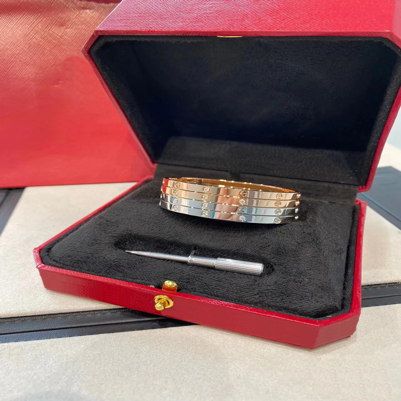 4MM Slim 6th Generation Gold Cuff Love Bracelet Titanium Steel Designer Women Men Love Bracelet Gold Silver Rose Gold Screwdriver Bracelets
4MM Slim 6th Generation Gold Cuff Love Bracelet Titanium Steel Designer Women Men Love Bracelet Gold Silver Rose Gold Screwdriver Bracelets