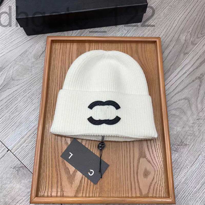 designer Designer Brand Men's Luxury Beanie Hat Ladies Autumn and Winter New Small Fragrance Fashion Trend Warm Versatile Knitted B57M
designer Designer Brand Men's Luxury Beanie Hat Ladies Autumn and Winter New Small Fragrance Fashion Trend Warm Versatile Knitted B57M