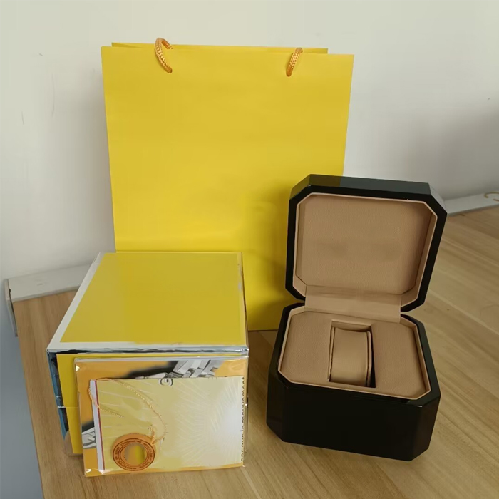 High Designer Cases Quality Black Box Plastic Ceramic Leather Material Manual Certificate Yellow Wood Outer Packaging Watches Accessories Cases Mysterious box
High Designer Cases Quality Black Box Plastic Ceramic Leather Material Manual Certificate Yellow Wood Outer Packaging Watches Accessories Cases Mysterious box