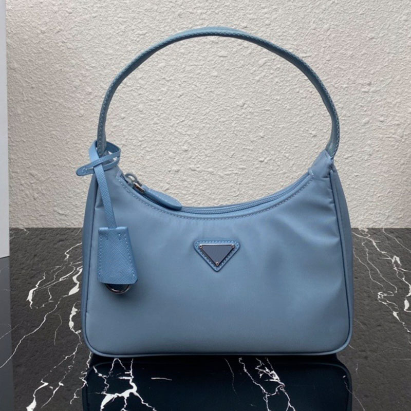 Designer Luxury Mini Women Handbags Shoulder Bag Nylon fabric Classic Underarm Hobo Fashion Lady Crossbody messenger Banquet shopping wedding Bags totes wallet, Red
Designer Luxury Mini Women Handbags Shoulder Bag Nylon fabric Classic Underarm Hobo Fashion Lady Crossbody messenger Banquet shopping wedding Bags totes wallet, Red