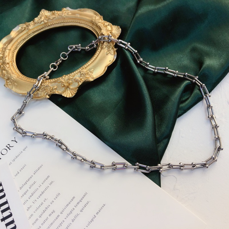 High end Design Jewelry Necklace Fashion Women Design Necklace Gold Plated Long Chain Designer Style Exquisite Gift Campus Couple Family Birthday
High end Design Jewelry Necklace Fashion Women Design Necklace Gold Plated Long Chain Designer Style Exquisite Gift Campus Couple Family Birthday