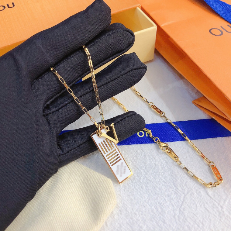 Selected Luxury Brand Necklaces Unisex Style Necklaces Designed For Men And Women Long Chains Classic Quality Jewelry Fashion Lovers Friends Party Gifts
Selected Luxury Brand Necklaces Unisex Style Necklaces Designed For Men And Women Long Chains Classic Quality Jewelry Fashion Lovers Friends Party Gifts