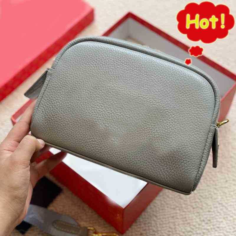 Prads totes designer handbag women bag Handbags Prade the Tote bags Luxuries designers womens crossbody Handbag Shoulder 7A high quality purses wallet LTOQ, Grey
Prads totes designer handbag women bag Handbags Prade the Tote bags Luxuries designers womens crossbody Handbag Shoulder 7A high quality purses wallet LTOQ, Grey