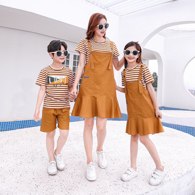 Family Matching Outfits Family Clothing Outfits Summer Mum Daughter Strap Dresses Dad Son Cotton T-shirt Shorts Holiday Matching Couple Clothes Seasid