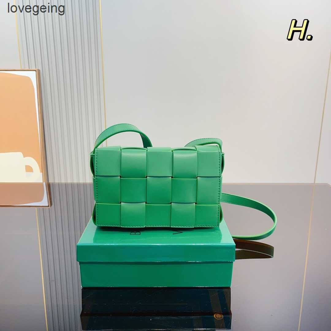 Crossbody 2023 Bags Shoulder Cassette Designer Leisure Venetas Bottegas Fashion Women's Bag Woven Handbags 23cm
Crossbody 2023 Bags Shoulder Cassette Designer Leisure Venetas Bottegas Fashion Women's Bag Woven Handbags 23cm