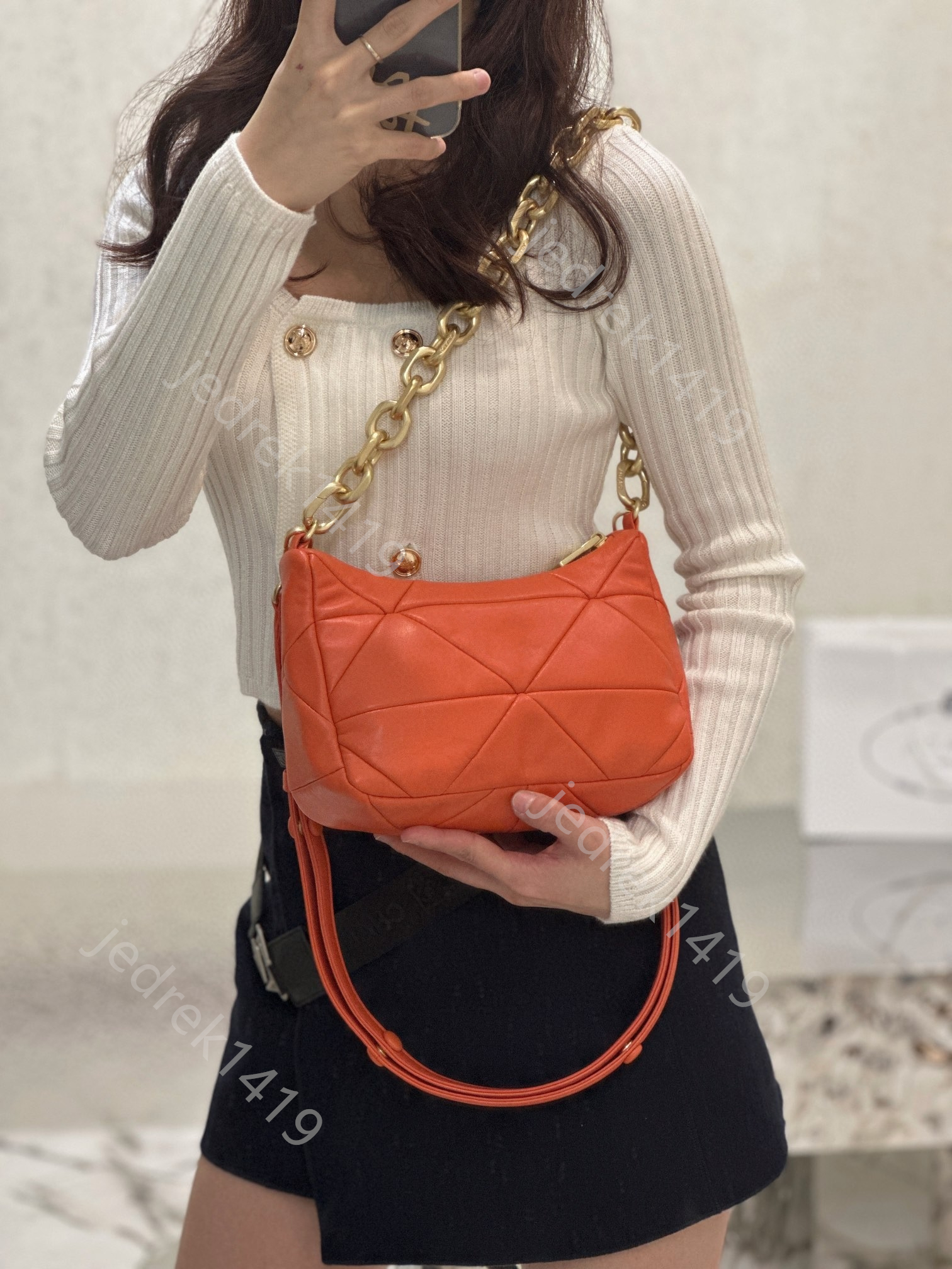 fashion Prad System Underarm bags Shoulder bag Women's designer Crossbody bags 10A metal Triangle pattern totes zipper Gold chain purses Soft sheepskin handbags, Orange
fashion Prad System Underarm bags Shoulder bag Women's designer Crossbody bags 10A metal Triangle pattern totes zipper Gold chain purses Soft sheepskin handbags, Orange