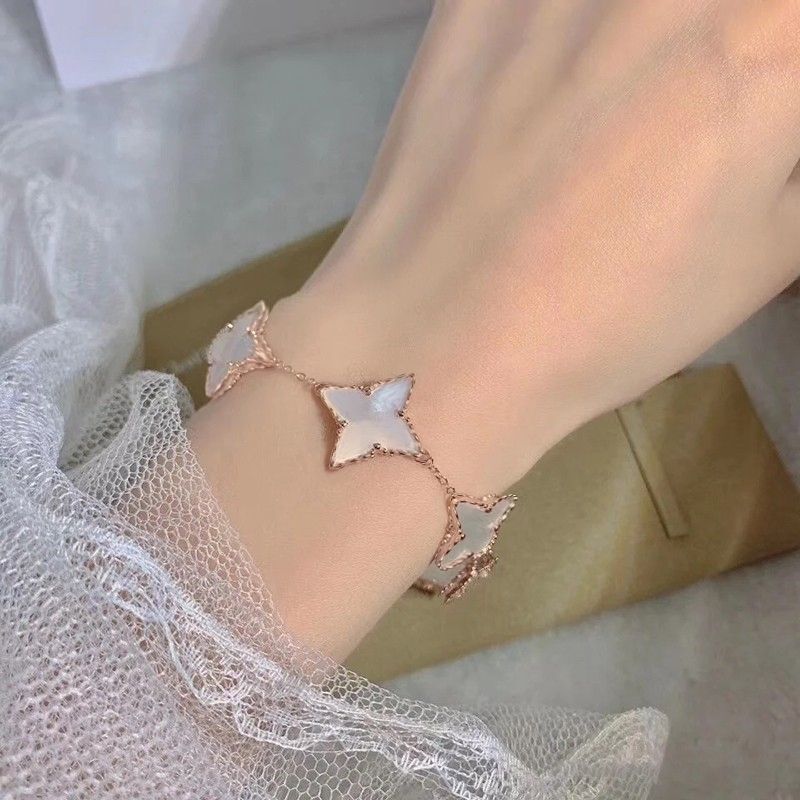 clover bracelet 18k gold chain bracelet designer for women love v diamonds bracelet mens
clover bracelet 18k gold chain bracelet designer for women love v diamonds bracelet mens