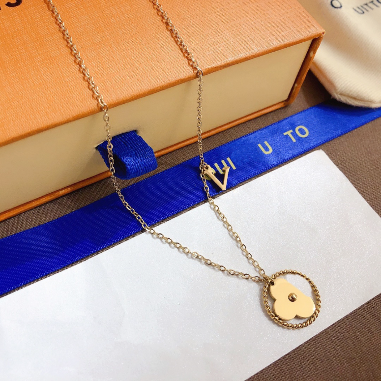 Luxury Small Flower Pendant Necklace 18k Gold-Jewelry Necklaces Selected High-grade Brand Long Chain Selected Exquisite Gifts Lovers Christmas
Luxury Small Flower Pendant Necklace 18k Gold-Jewelry Necklaces Selected High-grade Brand Long Chain Selected Exquisite Gifts Lovers Christmas