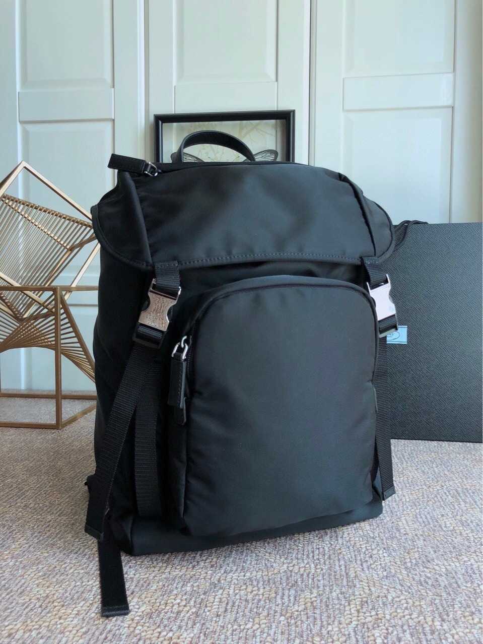 Prads crossbody purses designer bags Prade P family backpack nylon handbag backpack boys nylon cloth backpack waterproof casual light 2VG135, Black7
Prads crossbody purses designer bags Prade P family backpack nylon handbag backpack boys nylon cloth backpack waterproof casual light 2VG135, Black7