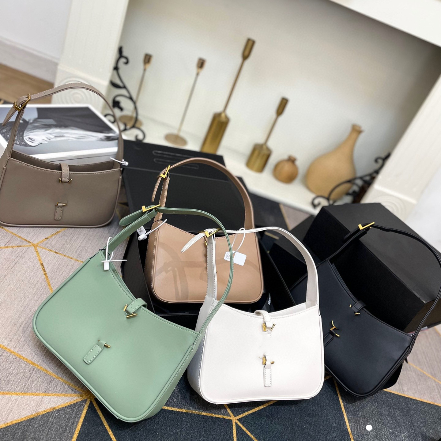 Top-quality Armpit Bags Classic Leather Designer Handbags for Ladies Shoulder Bags Baguette Multi-Color Fashion wholesale Size:24*13cm, Green 
Top-quality Armpit Bags Classic Leather Designer Handbags for Ladies Shoulder Bags Baguette Multi-Color Fashion wholesale Size:24*13cm, Green