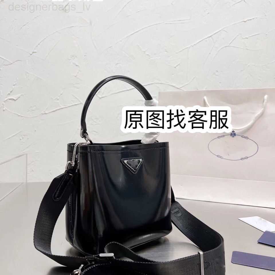 p bag prad New model same high quality cowhide bag same style one shoulder cross body handbag high-end, Sky blue
p bag prad New model same high quality cowhide bag same style one shoulder cross body handbag high-end, Sky blue