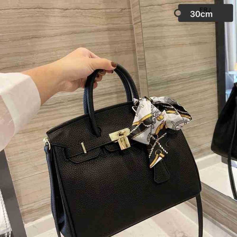 Designer Handbags Birkin bags Luxurys Hand Women One Shoulder Messenger Head h Leather Womens Platinum Bag Designers Have Logo frj, Red
Designer Handbags Birkin bags Luxurys Hand Women One Shoulder Messenger Head h Leather Womens Platinum Bag Designers Have Logo frj, Red