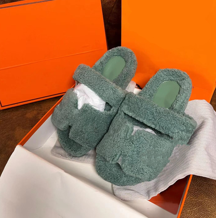 Quality Casual letter warm slides slippers sherpa fleee women sandals Wool Sandal womens Winter Soft Fur Furry home indoor Sandal Comfortable Fuzzy shoes
Quality Casual letter warm slides slippers sherpa fleee women sandals Wool Sandal womens Winter Soft Fur Furry home indoor Sandal Comfortable Fuzzy shoes