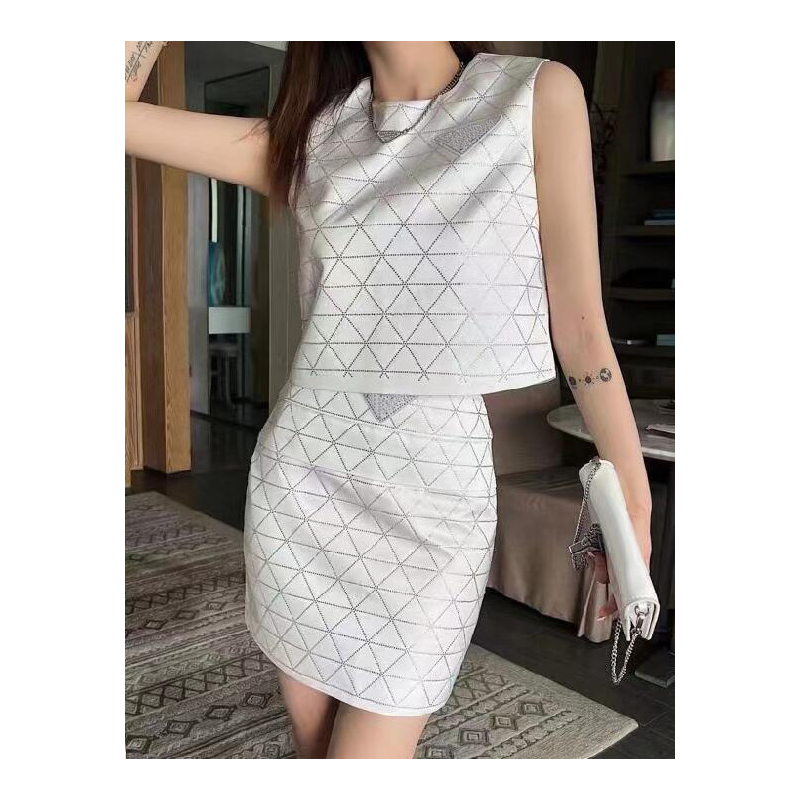 AAA Womens 2 piece dress T shirt Skirt Suits Ladies Crewneck Sets Styles Dresses Women Fashion classics Triangular letter hot drill grid Quality Clothes SIZE S, White
AAA Womens 2 piece dress T shirt Skirt Suits Ladies Crewneck Sets Styles Dresses Women Fashion classics Triangular letter hot drill grid Quality Clothes SIZE S, White