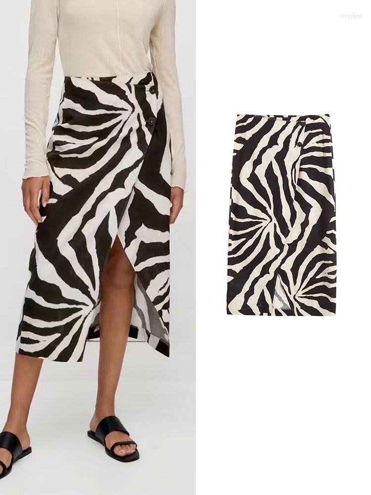 Skirts TFMLN 2023 Summer Women Striped Skirt High Waist Elegant Mid-Calf Dress Causal Straight Fashion Vintage Split
Skirts TFMLN 2023 Summer Women Striped Skirt High Waist Elegant Mid-Calf Dress Causal Straight Fashion Vintage Split