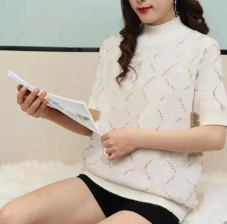 NEW Women Sweater Brand Designer G Letter Long Sleeve Oversized Pattern Cardigan V-Neck Sweater Coat, Khaki
NEW Women Sweater Brand Designer G Letter Long Sleeve Oversized Pattern Cardigan V-Neck Sweater Coat, Khaki