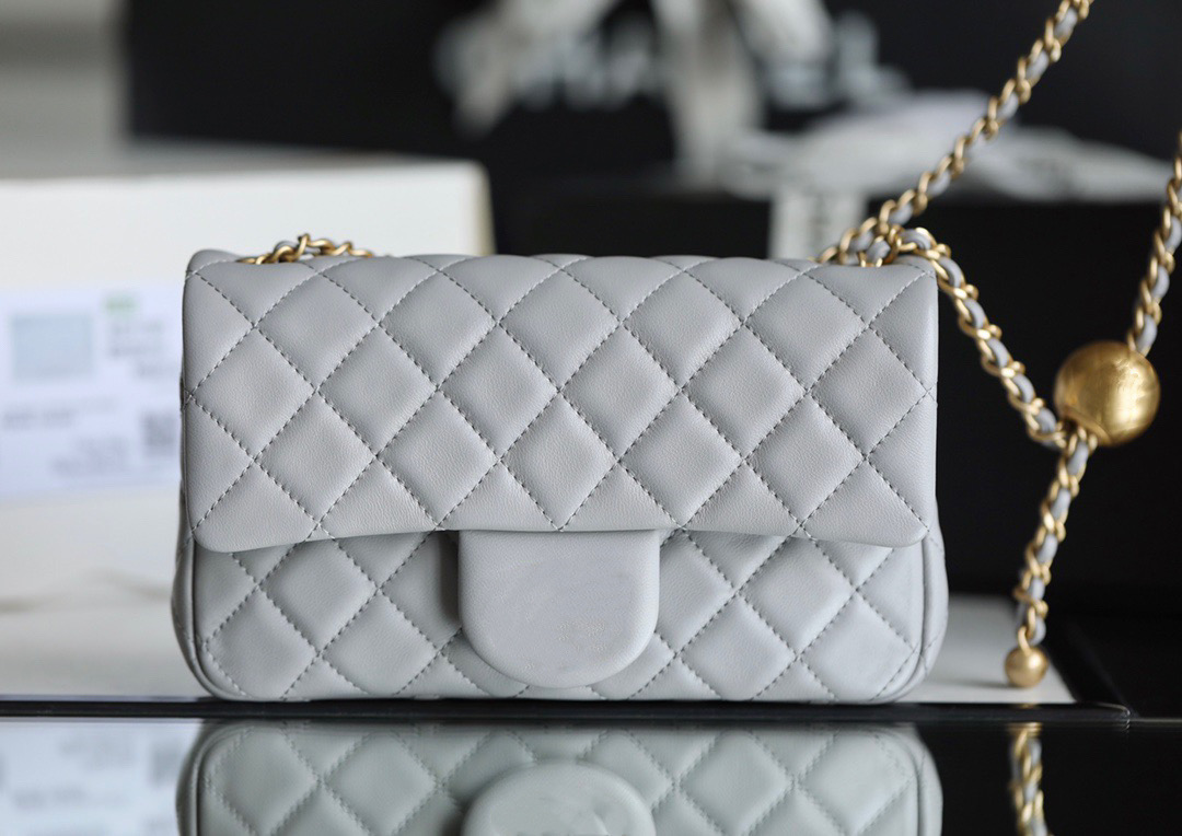 Chain Bag Baby Sheepskin classic Gold Ball One shoulder crossbody bag for women, Grey
Chain Bag Baby Sheepskin classic Gold Ball One shoulder crossbody bag for women, Grey