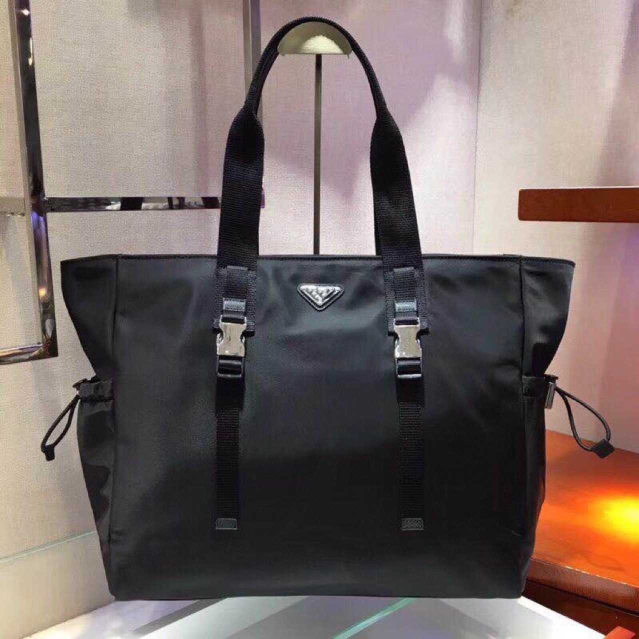 Prads crossbody purses designer bags Prade P family's new men's parachute waterproof nylon briefcase fashion casual shoulder handbag 2VG042, Black6
Prads crossbody purses designer bags Prade P family's new men's parachute waterproof nylon briefcase fashion casual shoulder handbag 2VG042, Black6