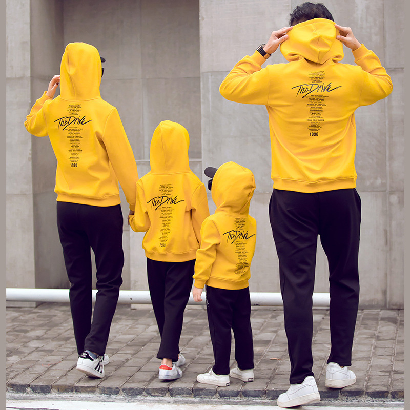 Family Matching Outfits Family Matching Outfits Autumn Winter Mum Daughter Dad Son Hooded Sweatshirt Plus Velvet Women Men Kids Thick Warm Jacket 2303