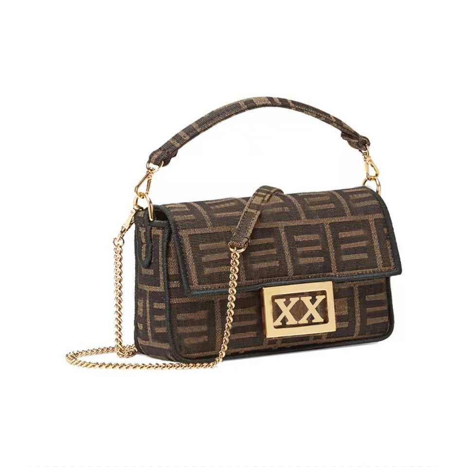 Women's Leather Chain Shoulder Bag - Classic & Fashionable Handbag for Work and Daily Use, Replace chain
Women's Leather Chain Shoulder Bag - Classic & Fashionable Handbag for Work and Daily Use, Replace chain