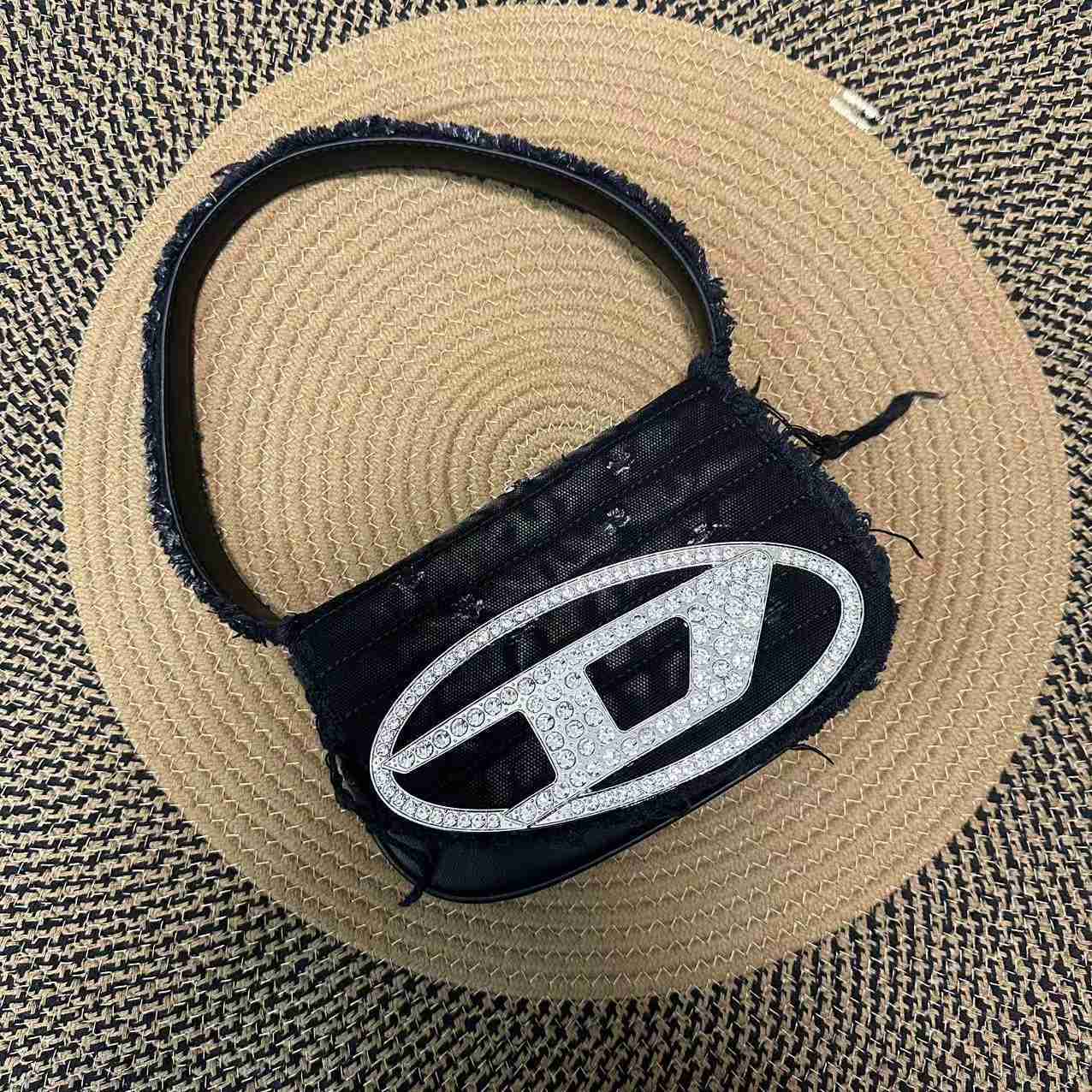 design Small Dingdang bag 2023 personality ins net red retro wash denim full diamond single shoulder shoes bag high-grade, Black
design Small Dingdang bag 2023 personality ins net red retro wash denim full diamond single shoulder shoes bag high-grade, Black