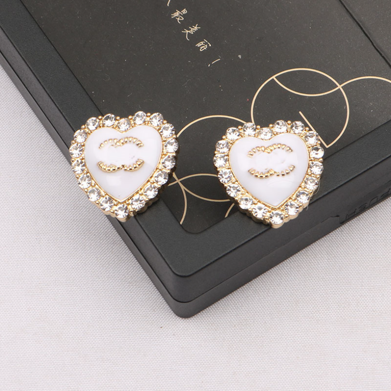 Charm Womens Earrings Ear Stud Earring 18K Gold Crystal Pearl Party Women Designer Brand Lovers Gift Engagement Wedding Jewelry Gift
Charm Womens Earrings Ear Stud Earring 18K Gold Crystal Pearl Party Women Designer Brand Lovers Gift Engagement Wedding Jewelry Gift